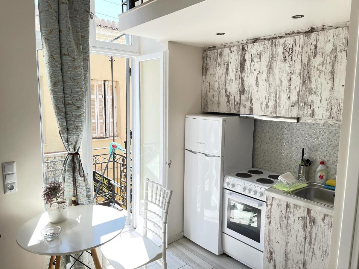 Xenias Rooms Apartments Koróni エクステリア 写真