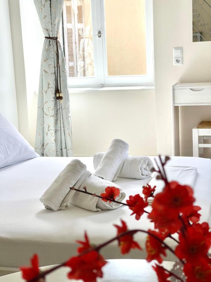 Xenias Rooms Apartments Koróni エクステリア 写真